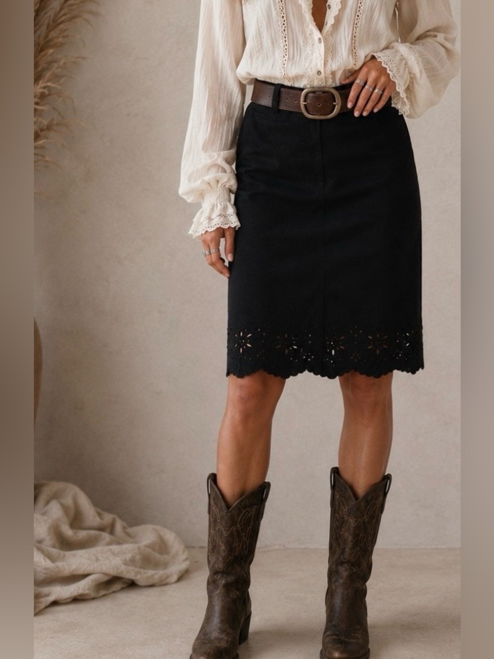 Danier Suede Boho Pencil Skirt – Size 4